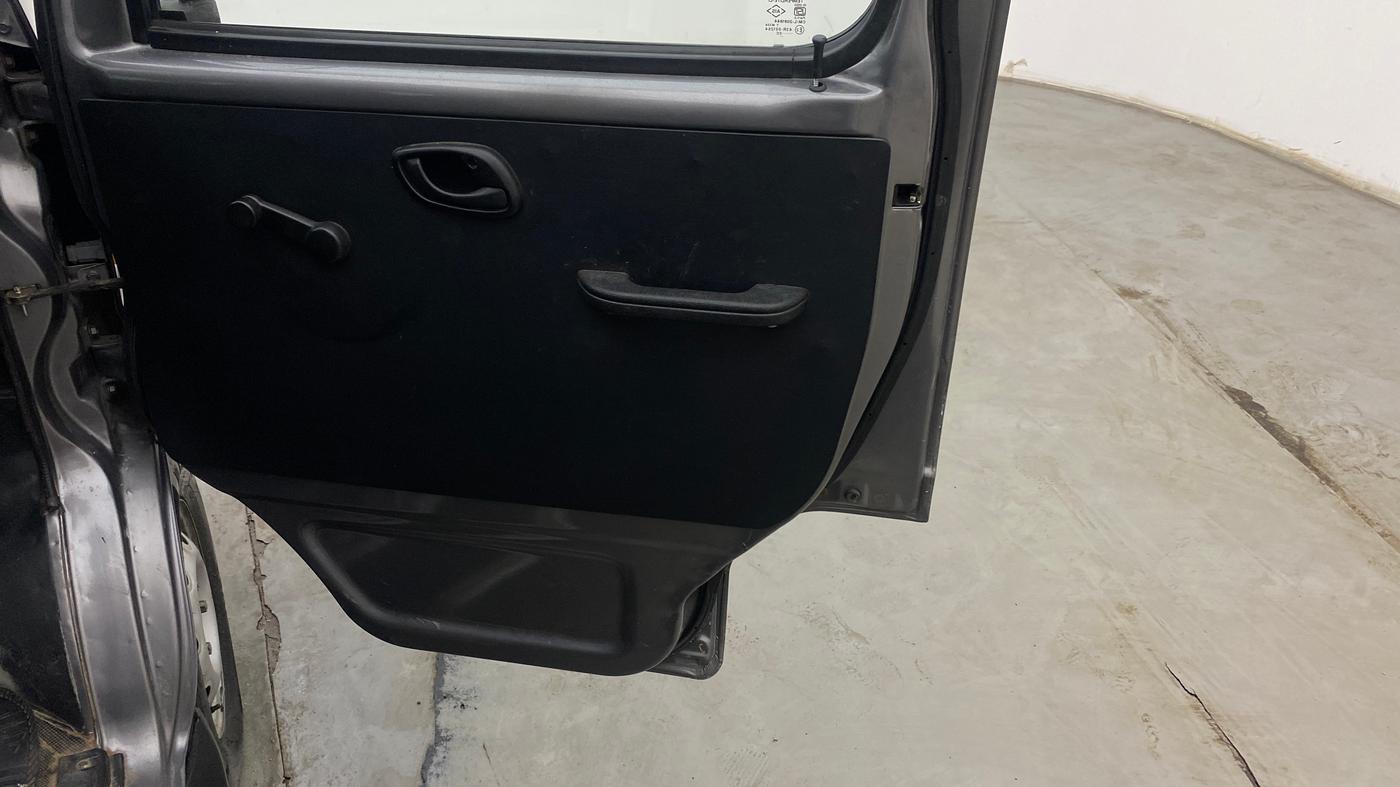 2022 Maruti Eeco 5 STR AC (O), Petrol, Manual, 33,960 km, Driver Side Door Panels Control