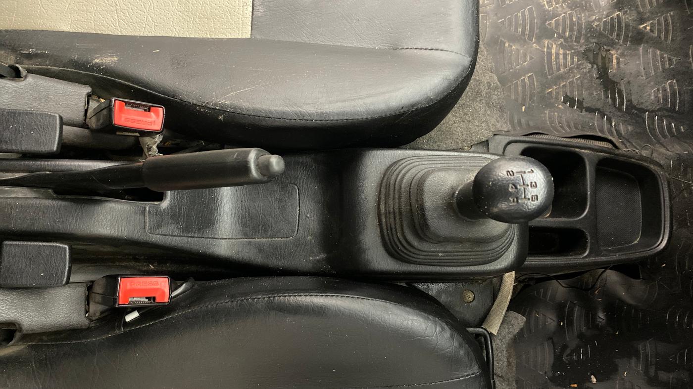 2022 Maruti Eeco 5 STR AC (O), Petrol, Manual, 33,960 km, Gear Lever