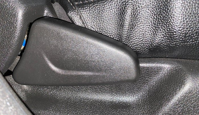 2019 Renault Kwid RXL, Petrol, Manual, 43,673 km, Driver Side Adjustment Panel