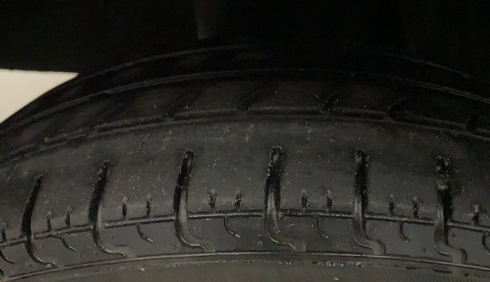 2019 Renault Kwid RXL, Petrol, Manual, 43,673 km, Right Rear Tyre Tread