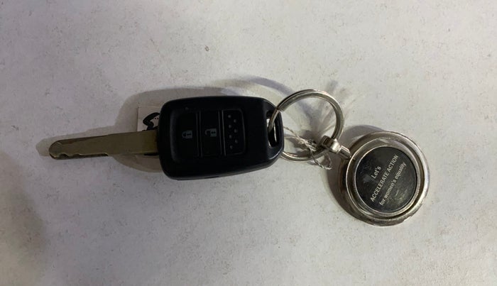 2017 Honda Jazz 1.2L I-VTEC V AT, Petrol, Automatic, 1,03,122 km, Key Close Up