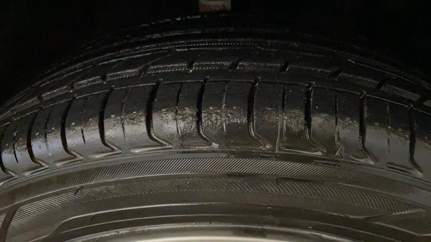 2017 Honda Jazz 1.2L I-VTEC V AT, Petrol, Automatic, 1,03,122 km, Right Front Tyre Tread