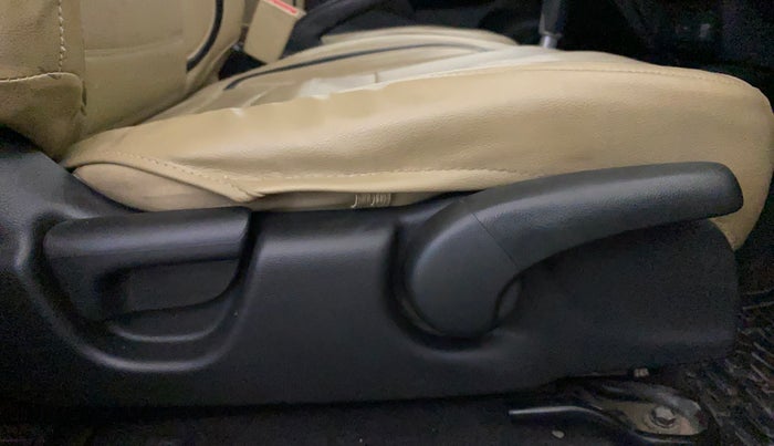 2017 Honda Jazz 1.2L I-VTEC V AT, Petrol, Automatic, 1,03,122 km, Driver Side Adjustment Panel