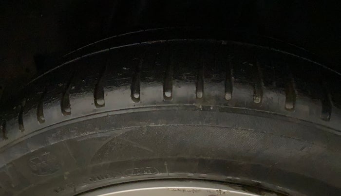 2017 Honda Jazz 1.2L I-VTEC V AT, Petrol, Automatic, 1,03,122 km, Left Rear Tyre Tread