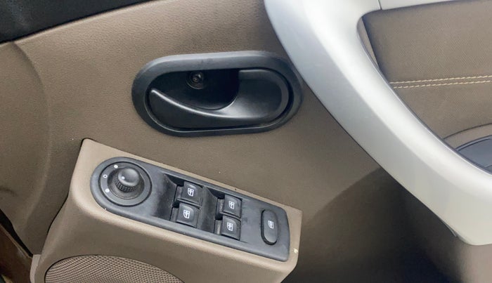 2017 Renault Duster RXL PETROL, Petrol, Manual, 57,656 km, Driver Side Door Panels Control