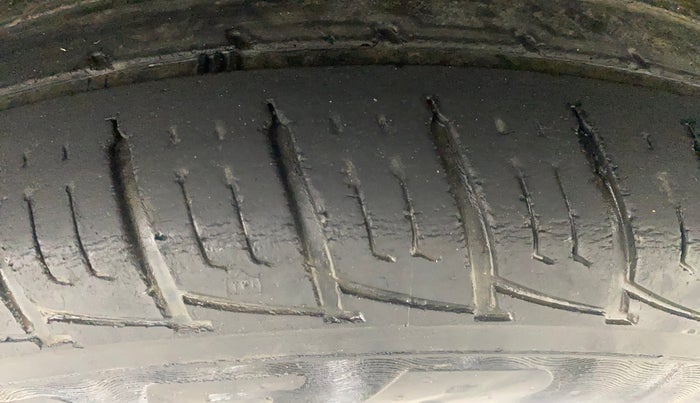 2017 Renault Duster RXL PETROL, Petrol, Manual, 57,656 km, Left Rear Tyre Tread