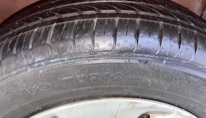 2015 Maruti Celerio VXI AMT, Petrol, Automatic, 23,156 km, Right Front Tyre Tread