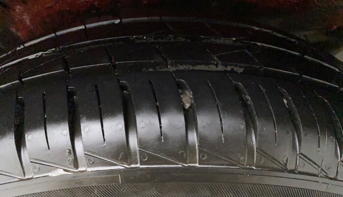 2013 Maruti Wagon R Stingray VXI, Petrol, Manual, 62,201 km, Left Front Tyre Tread