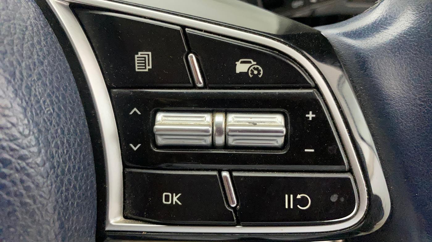 2023 KIA CARENS LUXURY PLUS 1.5 IMT PETROL, Petrol, Manual, 26,794 km, Adaptive Cruise Control