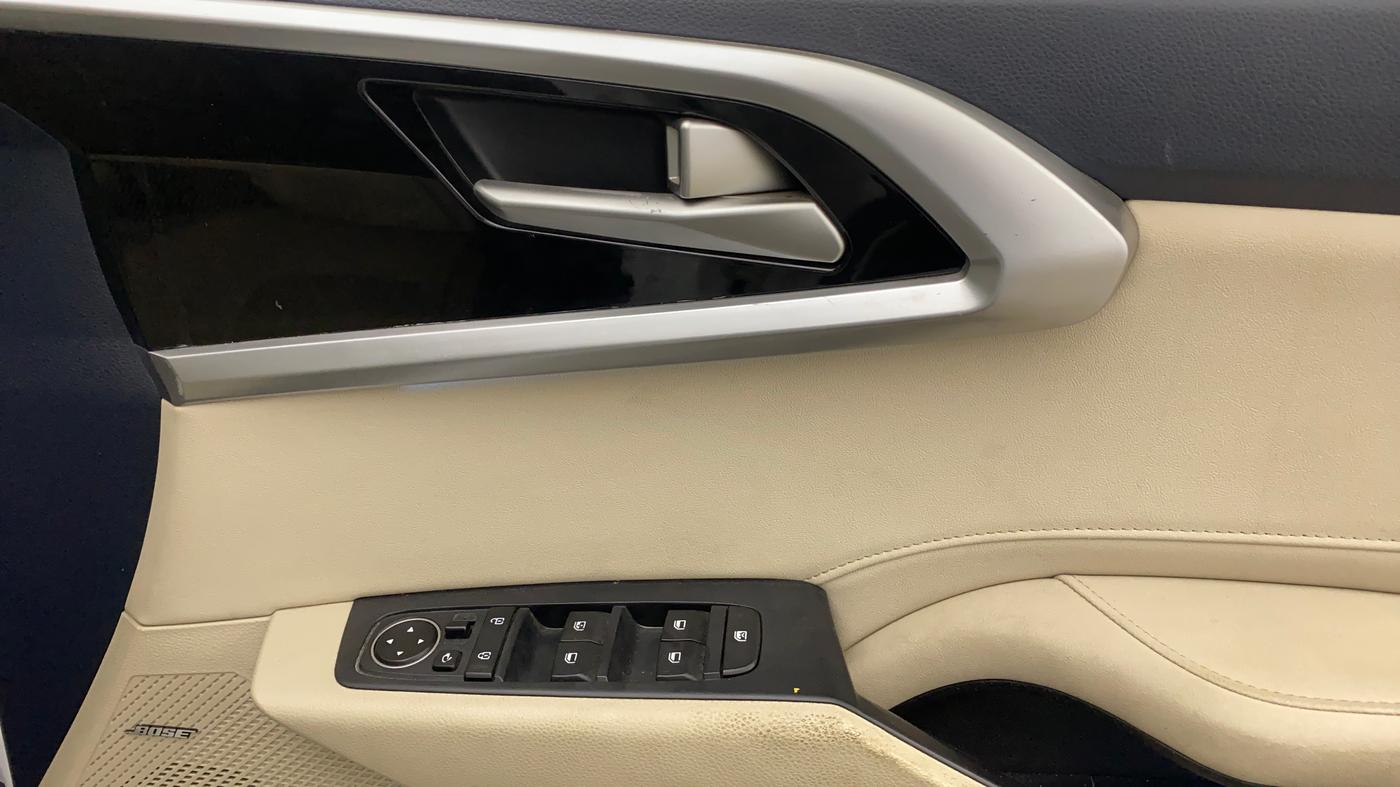2023 KIA CARENS LUXURY PLUS 1.5 IMT PETROL, Petrol, Manual, 26,794 km, Driver Side Door Panels Control