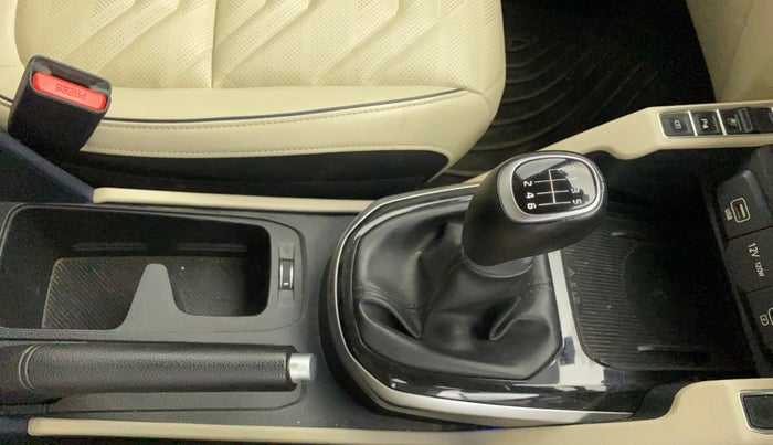 2023 KIA CARENS LUXURY PLUS 1.5 IMT PETROL, Petrol, Manual, 26,768 km, Gear Lever