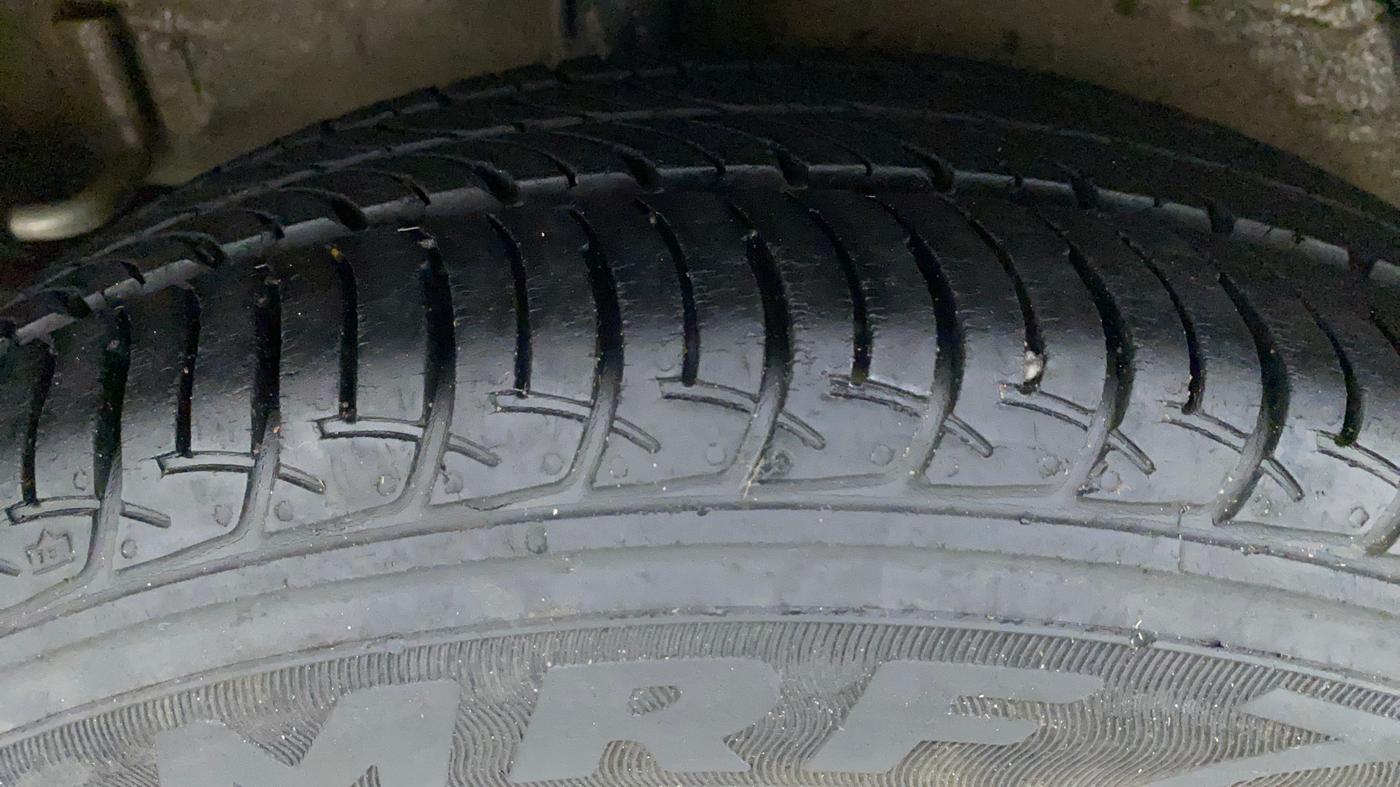2017 Maruti Celerio ZXI AMT (O), Petrol, Automatic, 30,623 km, Right Rear Tyre Tread