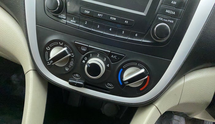 2017 Maruti Celerio ZXI AMT (O), Petrol, Automatic, 30,623 km, AC Unit - Directional switch has minor damage