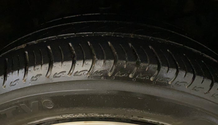 2021 Honda Amaze 1.2L I-VTEC VX, Petrol, Manual, 42,440 km, Right Front Tyre Tread