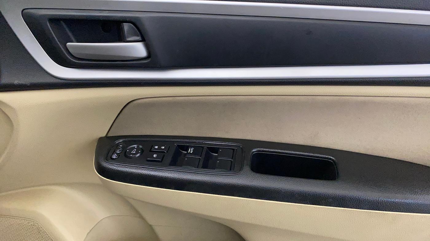 2021 Honda Amaze 1.2L I-VTEC VX, Petrol, Manual, 42,440 km, Driver Side Door Panels Control