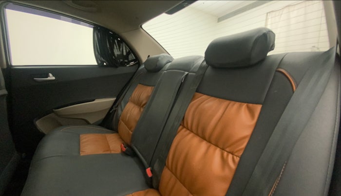 2016 Hyundai Xcent S 1.2, Petrol, Manual, 95,851 km, Right Side Rear Door Cabin