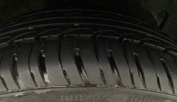 2016 Hyundai Xcent S 1.2, Petrol, Manual, 95,851 km, Right Front Tyre Tread