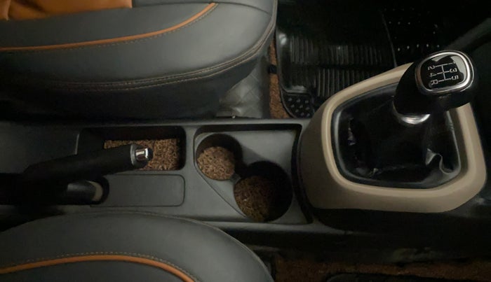 2016 Hyundai Xcent S 1.2, Petrol, Manual, 95,851 km, Gear Lever