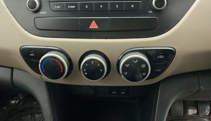2014 Hyundai Grand i10 SPORTZ 1.2 KAPPA VTVT, Petrol, Manual, 87,327 km, AC Unit - Minor issue in the heater switch