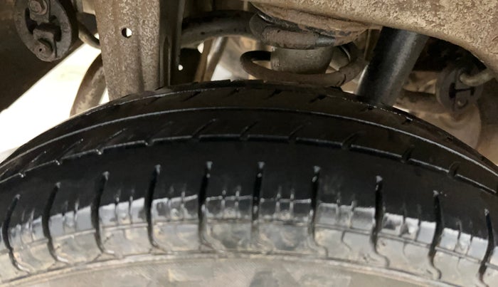 2016 Maruti Alto 800 LXI CNG AIRBAG, CNG, Manual, 64,405 km, Right Rear Tyre Tread