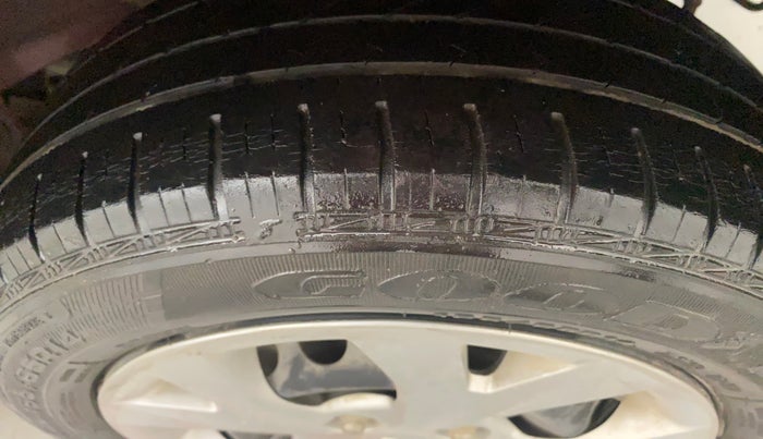 2016 Hyundai Grand i10 SPORTZ 1.2 KAPPA VTVT, Petrol, Manual, 22,003 km, Left Rear Tyre Tread