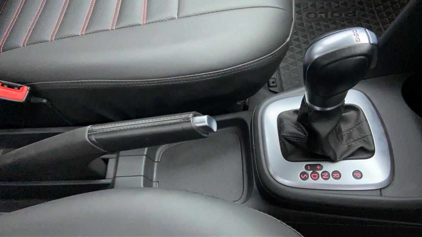2015 Volkswagen Polo GT TSI 1.2 PETROL AT, Petrol, Automatic, 25,394 km, Gear Lever