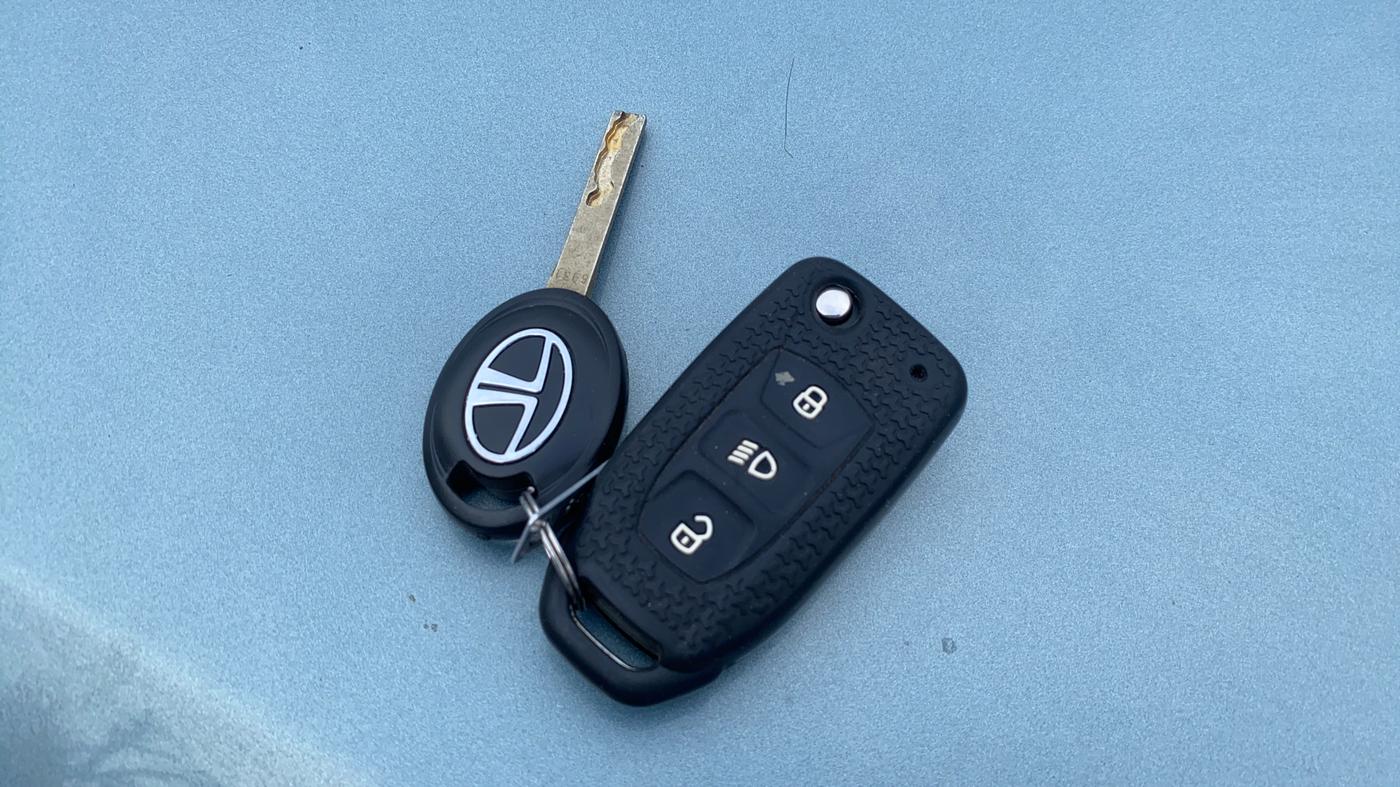 2023 Tata PUNCH ADVENTURE AMT, CNG, Automatic, 26,328 km, Key Close Up