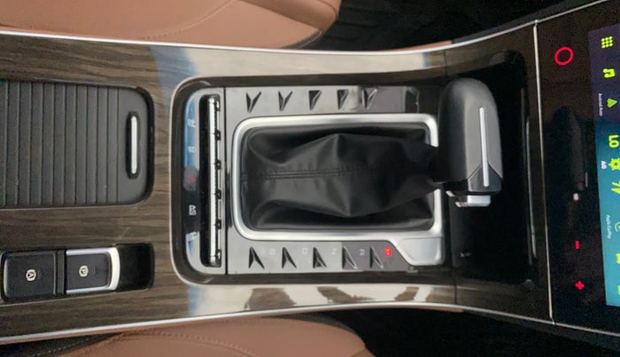 2023 MG HECTOR PLUS SHARP PRO 1.5 PETROL TURBO CVT 6 STR, Petrol, Automatic, 35,383 km, Gear Lever