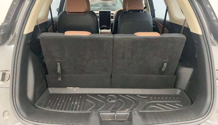 2023 MG HECTOR PLUS SHARP PRO 1.5 PETROL TURBO CVT 6 STR, Petrol, Automatic, 35,383 km, Boot Inside
