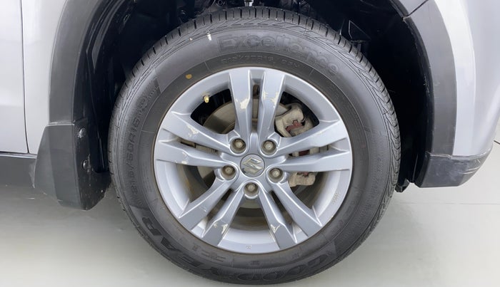 2017 Maruti Vitara Brezza ZDI PLUS, Diesel, Manual, 91,392 km, Right Front Wheel