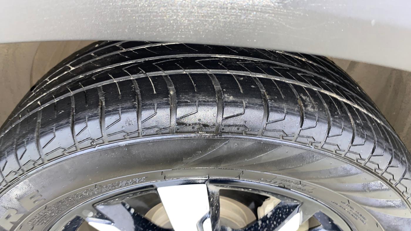 2020 MG HECTOR SMART 1.5 DCT PETROL, Petrol, Automatic, 50,644 km, Right Front Tyre Tread