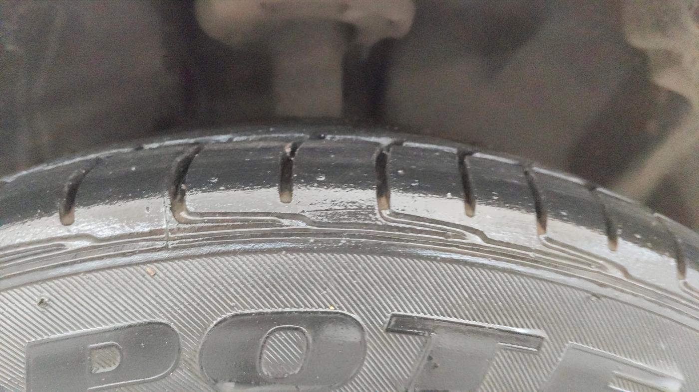 2015 Ford Ecosport TITANIUM 1.5L PETROL, Petrol, Manual, 40,331 km, Right Front Tyre Tread