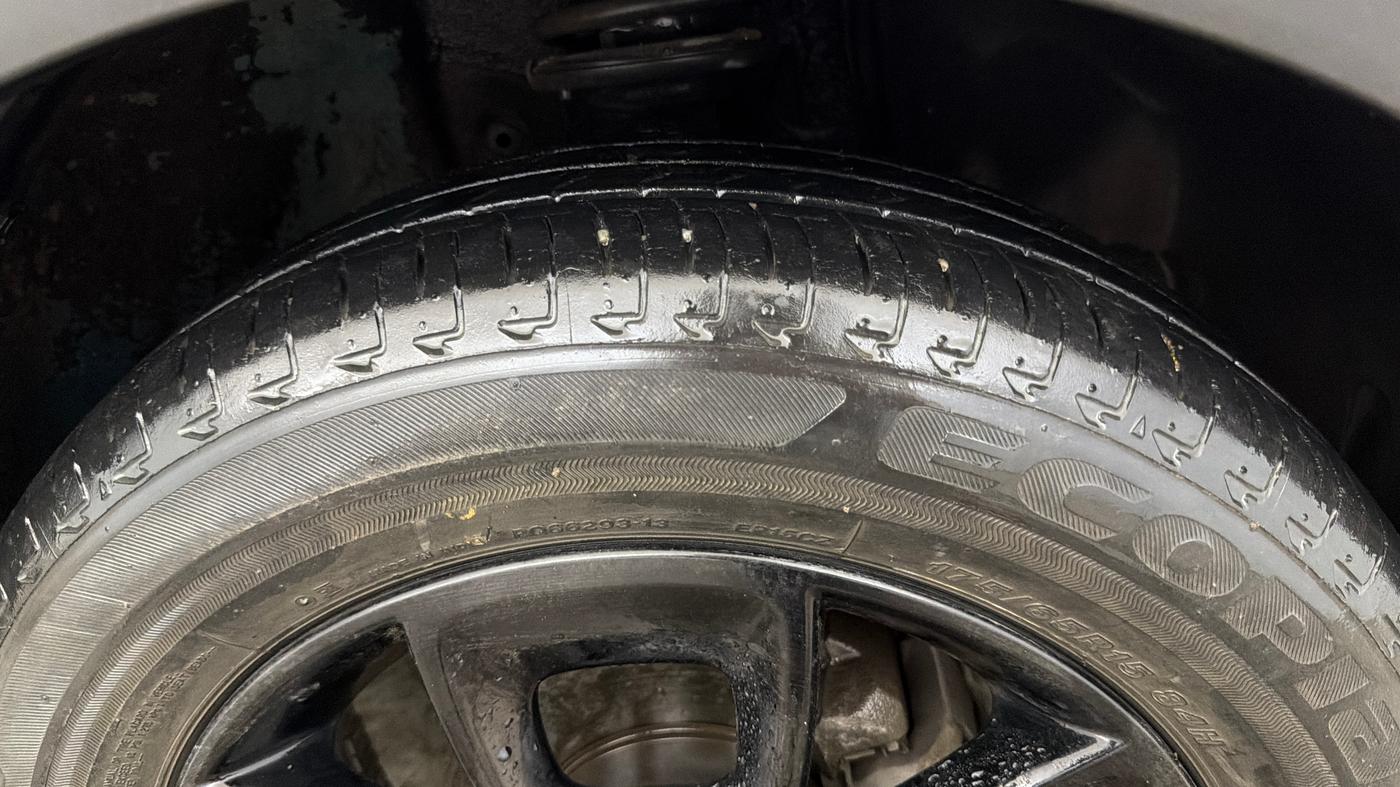2022 Maruti IGNIS ZETA 1.2 AMT, Petrol, Automatic, 34,390 km, Right Front Tyre Tread