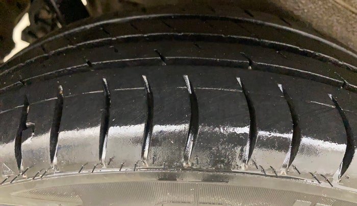 2016 Maruti Wagon R 1.0 VXI, Petrol, Manual, 94,996 km, Right Rear Tyre Tread