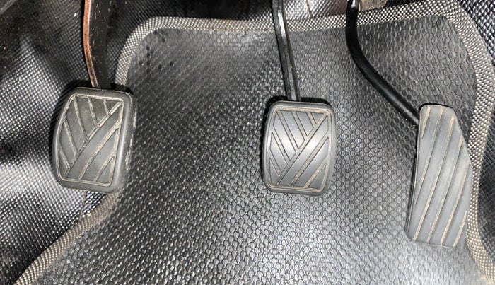 2016 Maruti Wagon R 1.0 VXI, Petrol, Manual, 94,996 km, Pedals