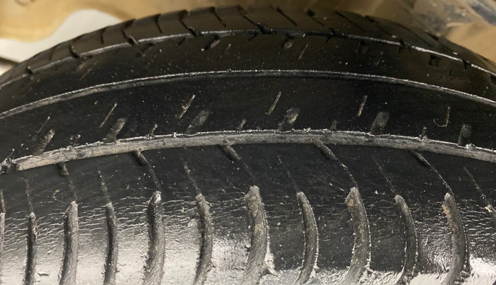2017 Maruti Alto K10 LXI P, Petrol, Manual, 76,251 km, Left Front Tyre Tread