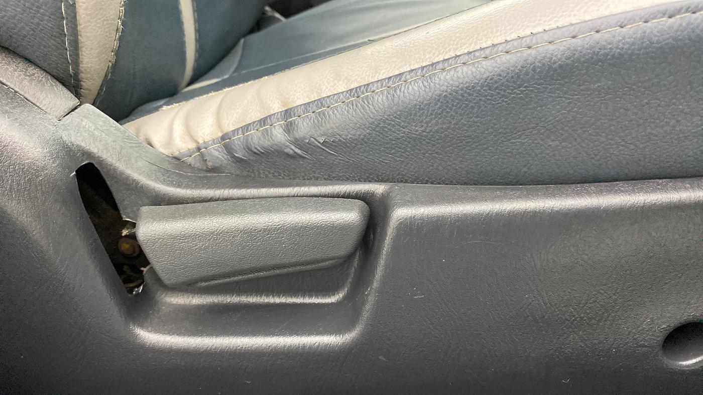 2017 Maruti Alto K10 LXI P, Petrol, Manual, 76,251 km, Driver Side Adjustment Panel