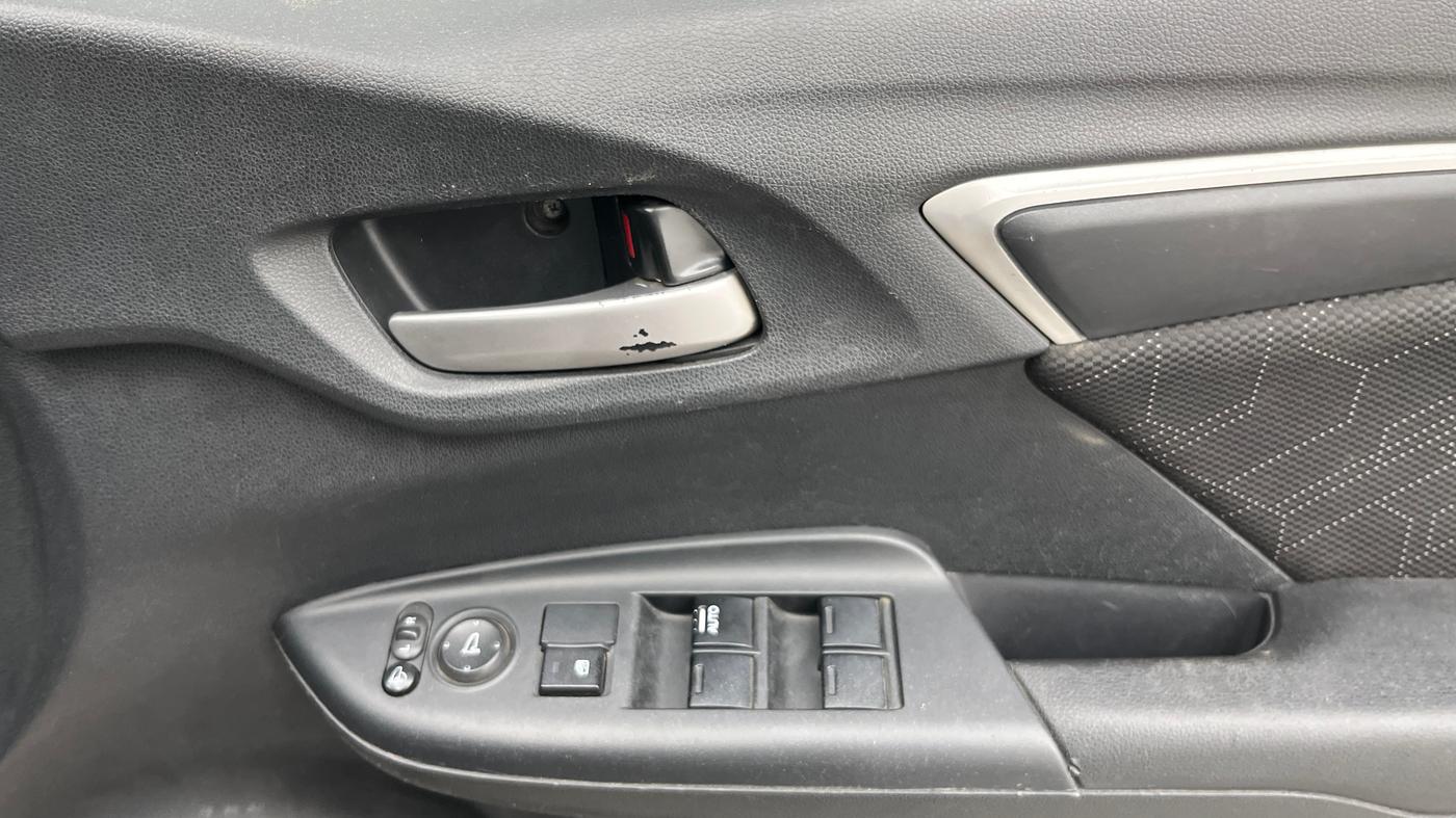 2017 Honda Jazz 1.5L I-DTEC VX, Diesel, Manual, 1,00,791 km, Driver Side Door Panels Control