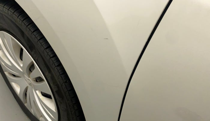 2015 Maruti Ertiga VXI CNG, CNG, Manual, 52,143 km, Left fender - Minor scratches