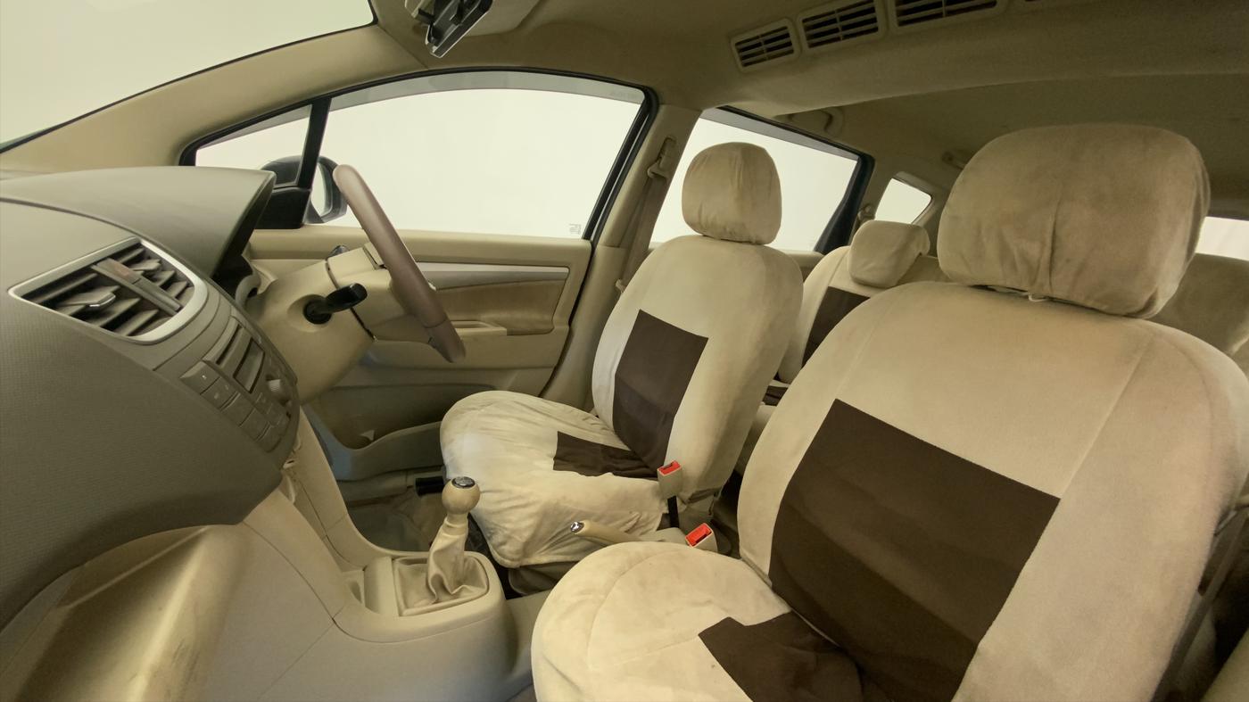 2015 Maruti Ertiga VXI CNG, CNG, Manual, 52,143 km, Right Side Front Door Cabin