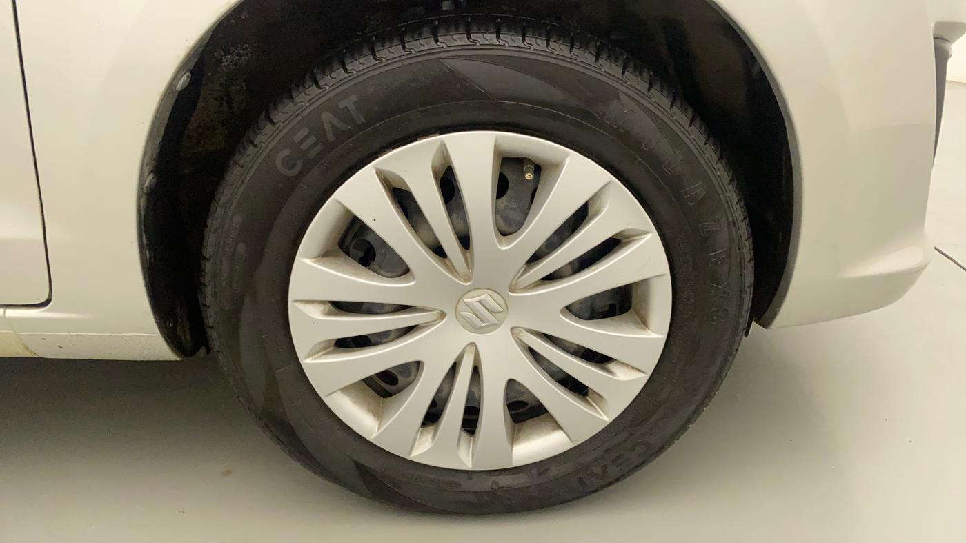 2015 Maruti Ertiga VXI CNG, CNG, Manual, 52,143 km, Right Front Wheel