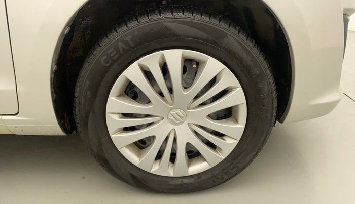 2015 Maruti Ertiga VXI CNG, CNG, Manual, 52,143 km, Right Front Wheel