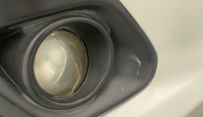 2015 Maruti Ertiga VXI CNG, CNG, Manual, 52,143 km, Right fog light - Minor damage