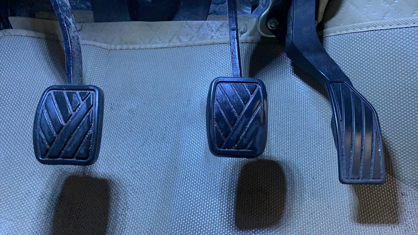 2015 Maruti Ertiga VXI CNG, CNG, Manual, 52,143 km, Pedals