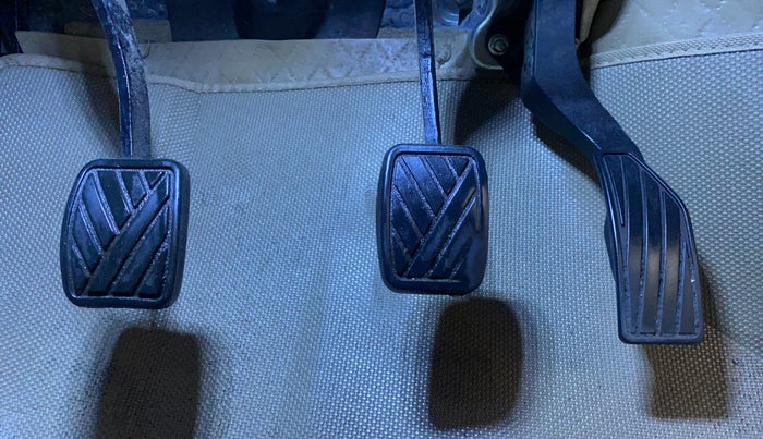 2015 Maruti Ertiga VXI CNG, CNG, Manual, 52,143 km, Pedals