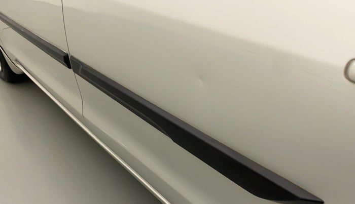 2015 Maruti Ertiga VXI CNG, CNG, Manual, 52,143 km, Rear left door - Slightly dented