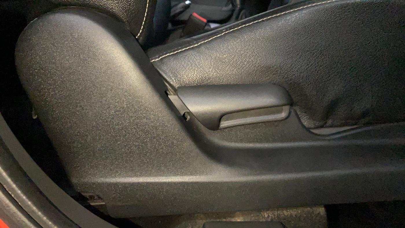2016 Maruti Vitara Brezza LDI (O), Diesel, Manual, 72,775 km, Driver Side Adjustment Panel