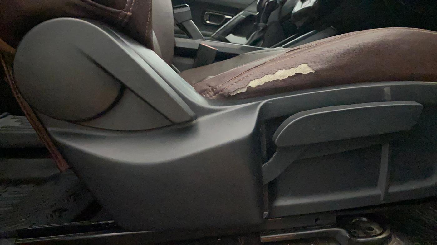 2021 Tata Harrier XTA PLUS 2.0L KRYOTEC DARK EDITION, Diesel, Automatic, 1,20,339 km, Driver Side Adjustment Panel