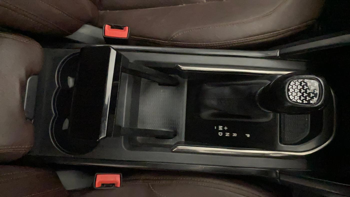 2021 Tata Harrier XTA PLUS 2.0L KRYOTEC DARK EDITION, Diesel, Automatic, 1,20,339 km, Gear Lever