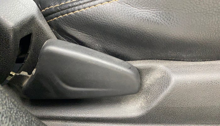 2017 Renault Kwid CLIMBER 1.0, Petrol, Manual, 70,982 km, Driver Side Adjustment Panel